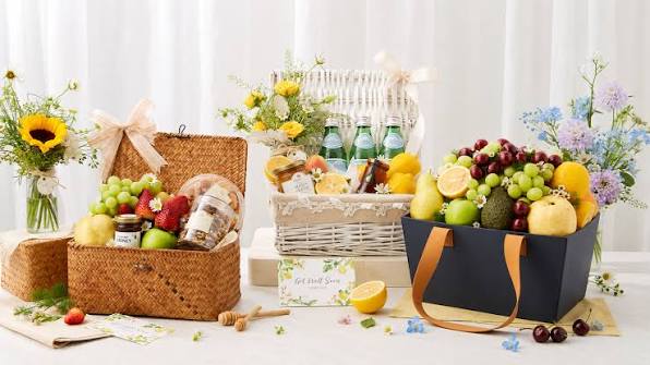 Birthday Flowers and Balloon Delivery: How to Combine Them Without It Looking Like a Hamper

