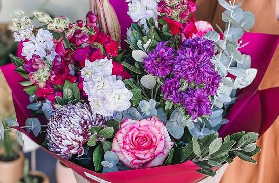 Birthday Flowers and Balloon Delivery: How to Combine Them Without It Looking Like a Hamper post thumbnail image